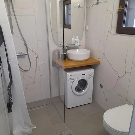 Ester Victoria * Medulin