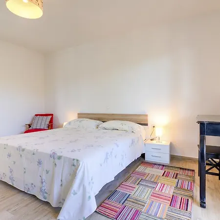 Ester Victoria Apartment