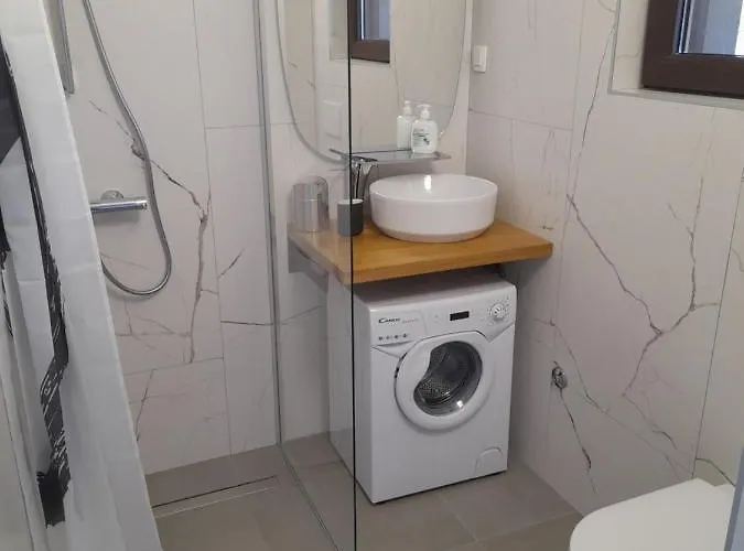 Ester Victoria * Medulin