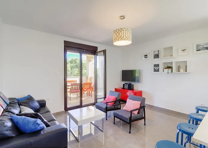 Ester Victoria * Medulin